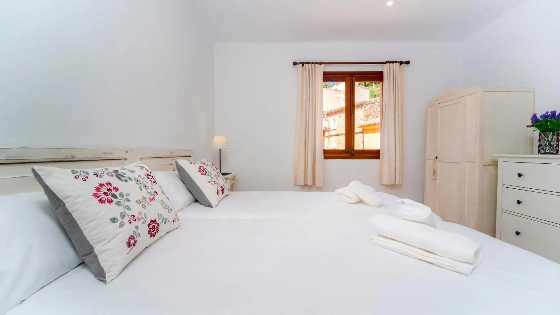 Holiday home Townhouse Lleo 72 By Homevillas360 Pollenca Spain