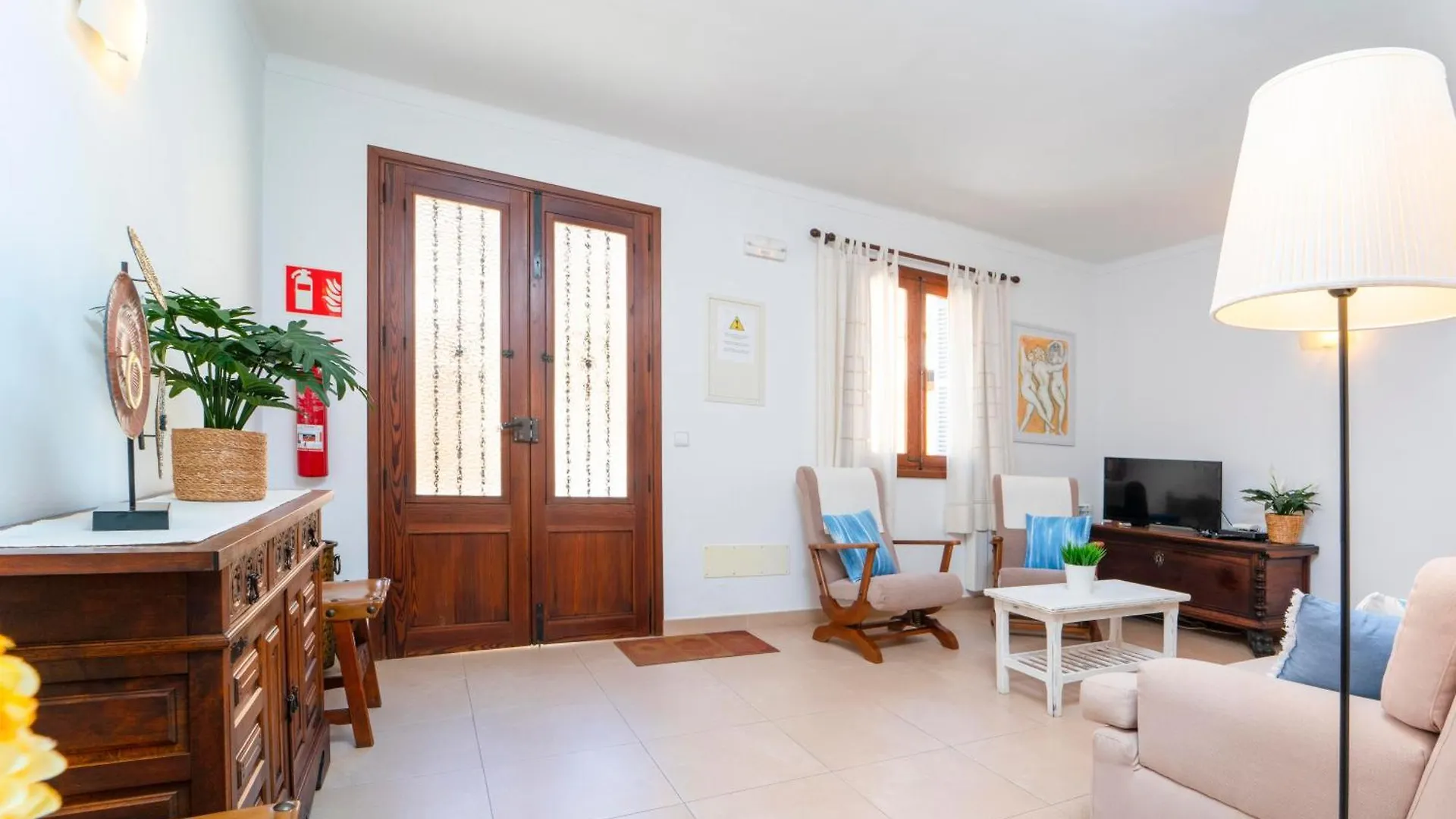 Townhouse Lleo 72 By Homevillas360 Pollenca