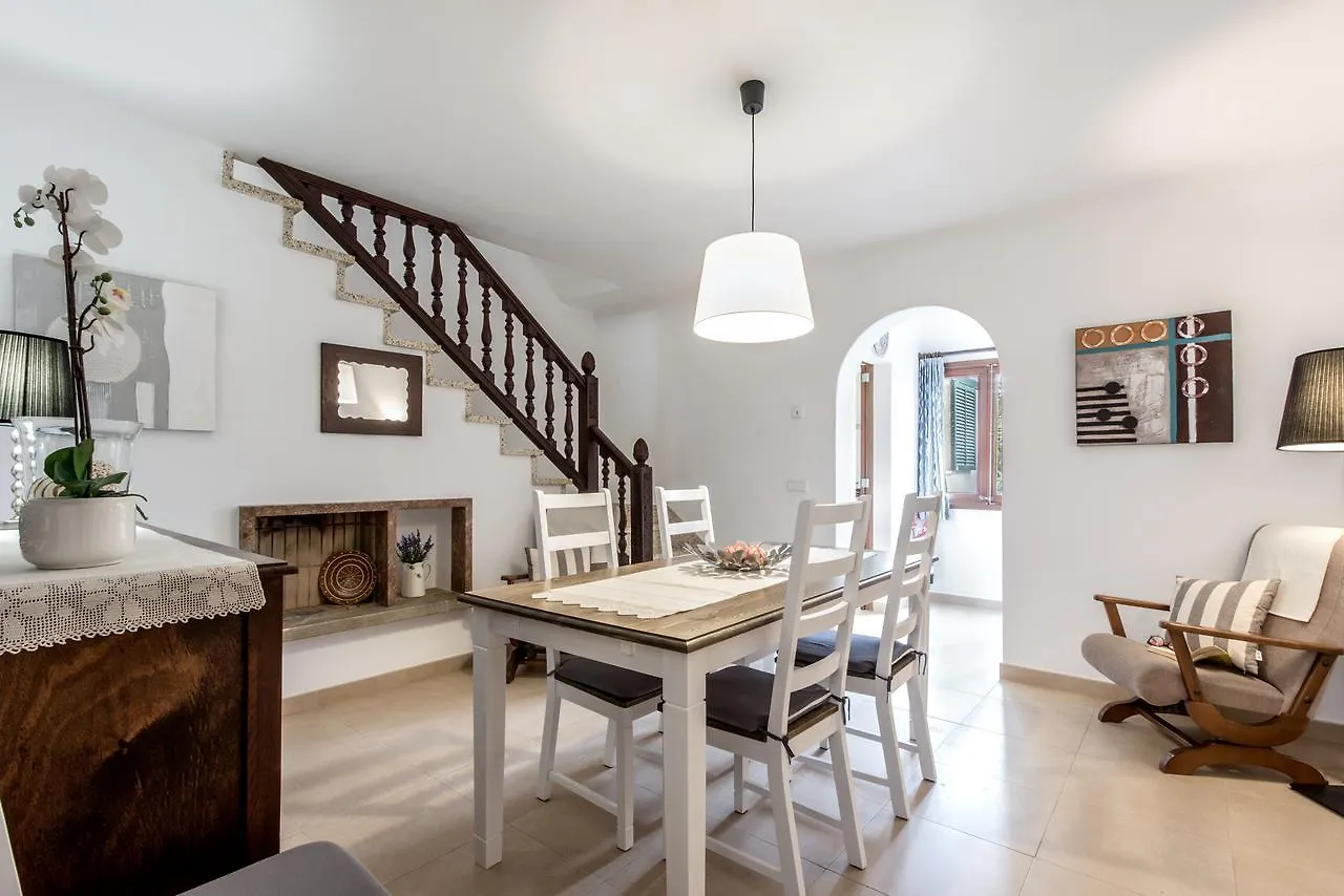 Townhouse Lleo 72 By Homevillas360 Pollenca Holiday home